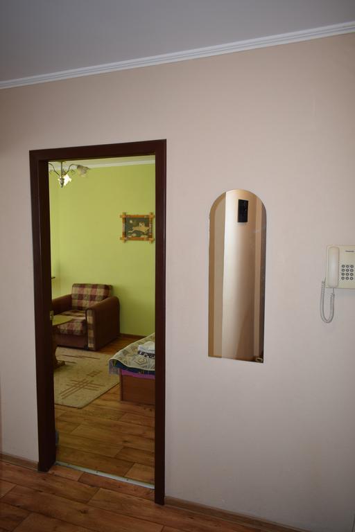 Apartment On Vasylya Chervoniya 67 Рівне Екстер'єр фото